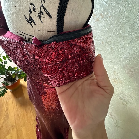 Marina Stylish floor length evening gown.Size 10. - Picture 8 of 16